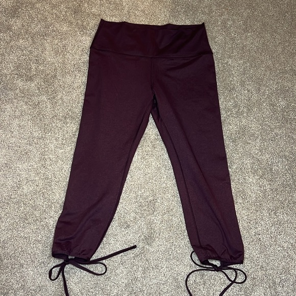 Aerie Chill Play Move Capri Leggings Women's Heathered Purple/Maroon Cutout Ties - Picture 5 of 15